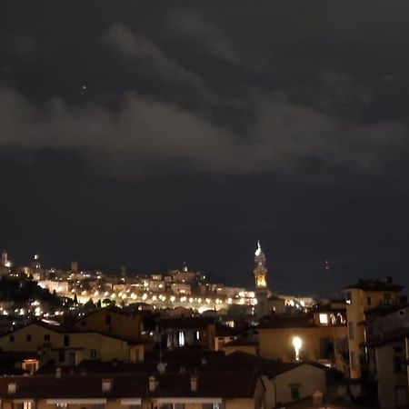 "La Me Ca" Intero Appartamento In Centro Con Vista Sui Colli Bergamo Dış mekan fotoğraf