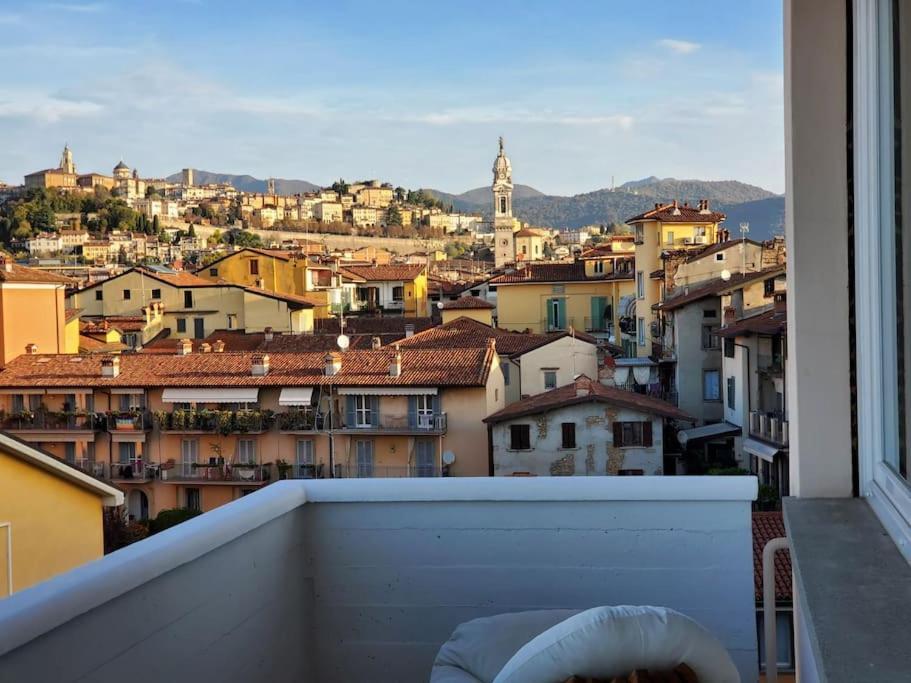 "La Me Ca" Intero Appartamento In Centro Con Vista Sui Colli Bergamo Dış mekan fotoğraf